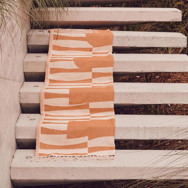 Terracota - Saarde Totem Beach Towel