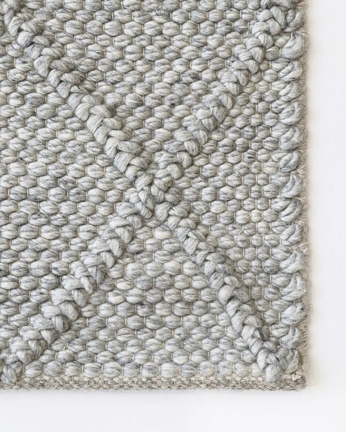  Dakota Silver Birch Handwoven Diamond Pattern Rug Indoor rug