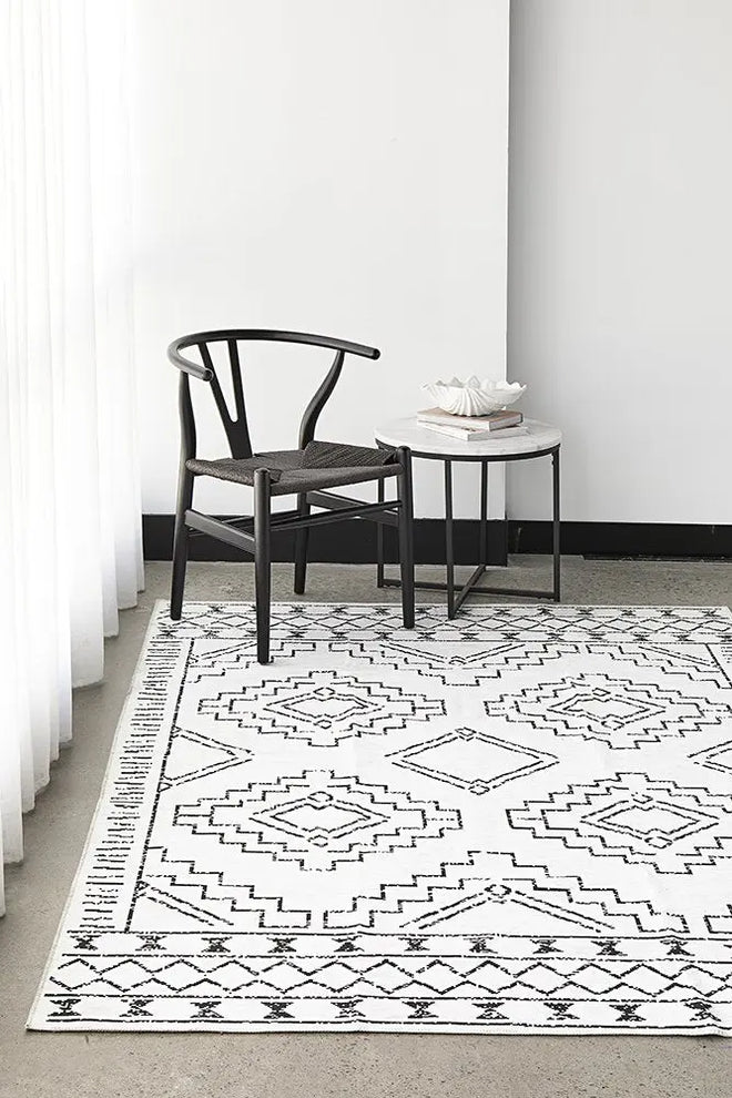  White & Black Tribal Print Washable Rug